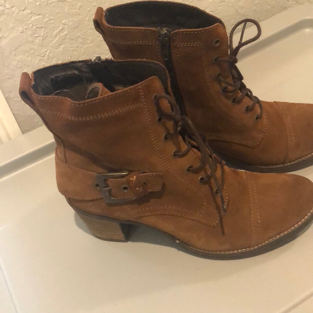 Like New Taos bootie
